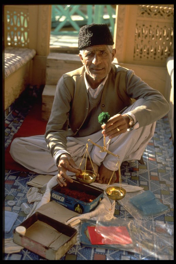 515032 Saffron Seller, Kashmir, India A4 Photo Print
