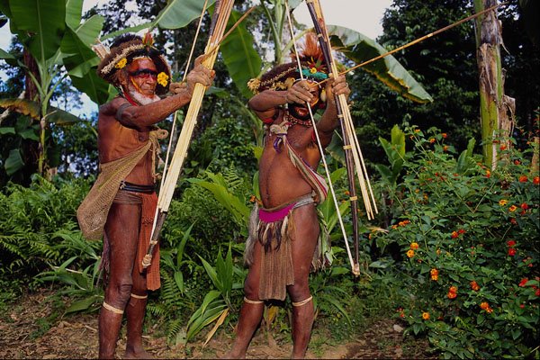 515093 The Hulis Still Hunt With Homemade Bows And Arrows A4 Photo Print