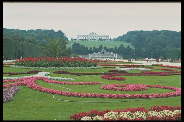 516060 The Shonbrunn Castle, Vienna, Austria A4 Photo Print