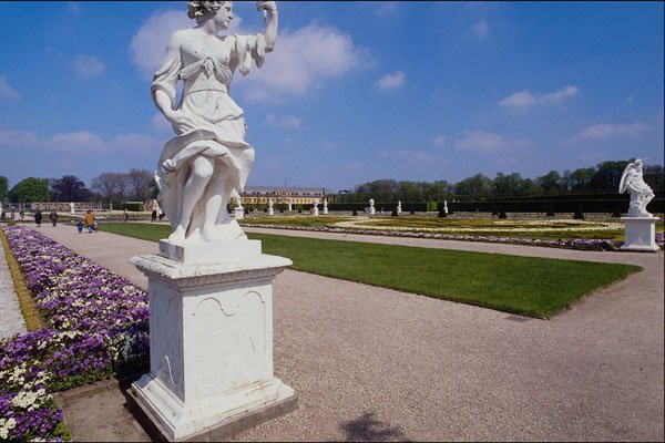 517025 Statue In The Big Garden A4 Photo Print