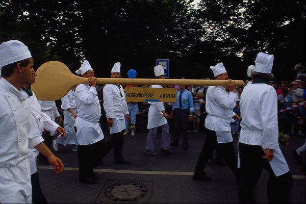 517063 Rifle Festival Procession With The Hotel Industry Guild A4 Photo Print