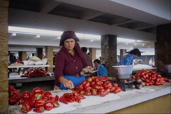534083 Farm Produce Market, Baia Mare, Romania A4 Photo Print
