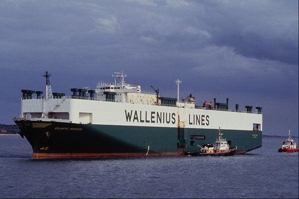 535056 1986 Swedish Vehicle Transporter ATLANTIC BREEZE A4 Photo Print