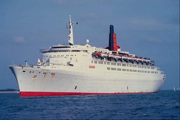 535077 Cunard Line Flagship QUEEN ELIZABETH 2, Pale Gray Livery A4 Photo Print