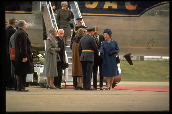 536000 Queen Elizabeth Being Welcomed To P.E.I., Canada A4 Photo Print