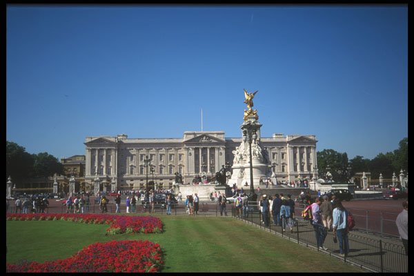 536028 Buckingham Palace, London, England A4 Photo Print