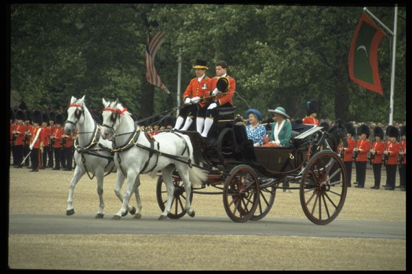 536046 Queen Mother And Princess Diana Arrive In Carriage, England A4 Photo Print