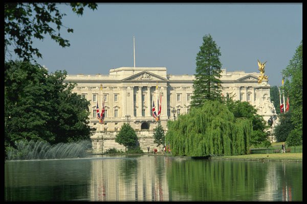 536054 Buckingham Palace, London, England A4 Photo Print