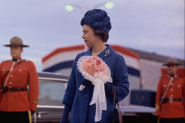 536089 Queen Elizabeth At Ottawa International Airport, Canada A4 Photo Print