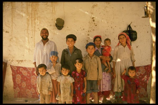 538041 Ouighour Family, Kashgar, China A4 Photo Print
