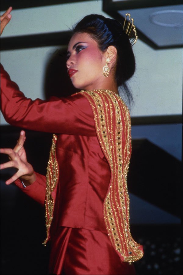 538090 Thai Dancer, Thailand A4 Photo Print