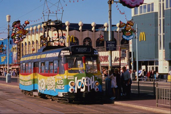 542022 Blackpool Transport English Electric Railcoach, U.K. A4 Photo Print