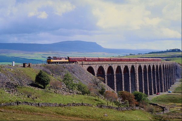 543032 BR Class 47 crossing Ribblehead Viaduct, Yorkshire, U.K. A4 Photo Print