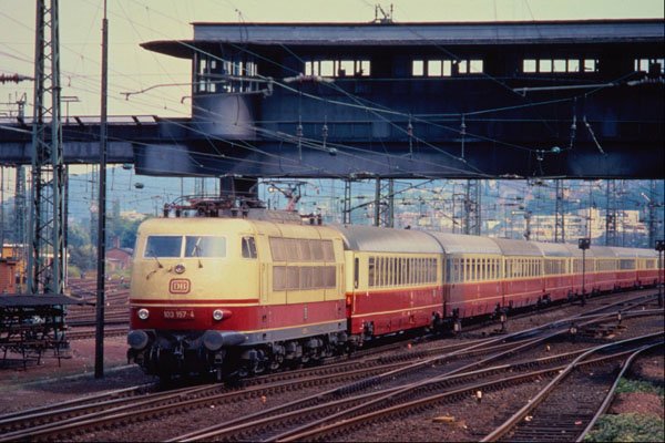 543084 DB 103 157 4 Heads The Rhinegold Express , Germany A4 Photo Print