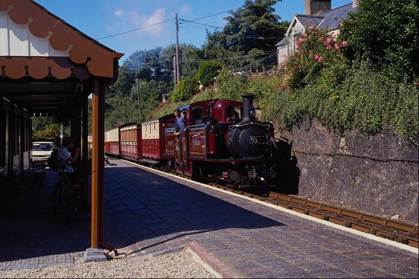 543099 Welsh Mountain Railway A4 Photo Print