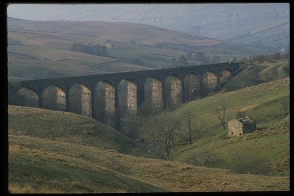 547044 Dent Head Viaduct, Yorkshire Dales, England A4 Photo Print