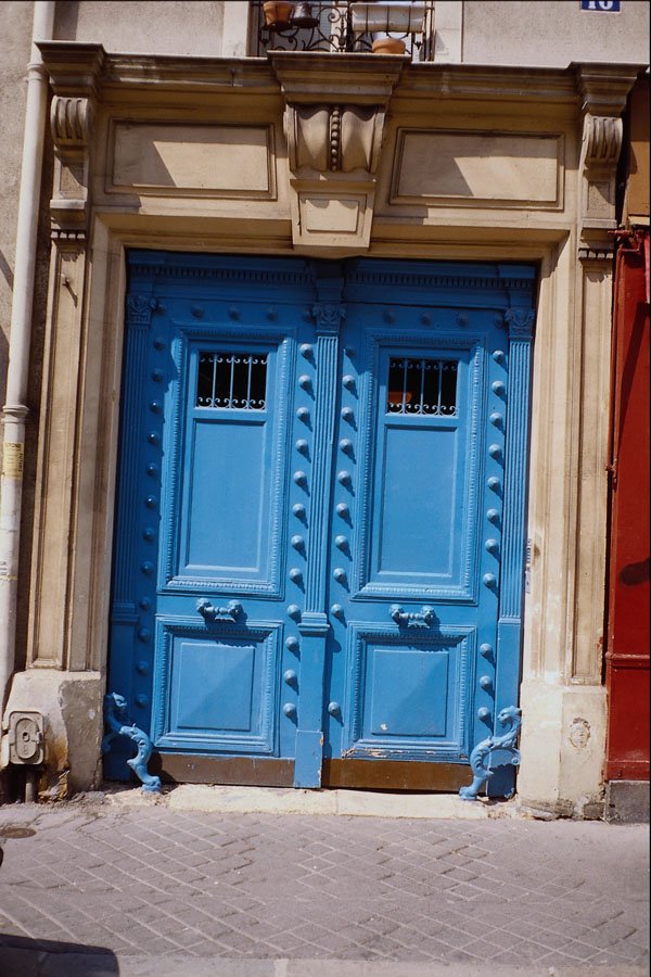 549003 Royal Blue Door With Nails A4 Photo Print