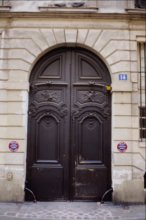 549036 Green Umber Door A4 Photo Print