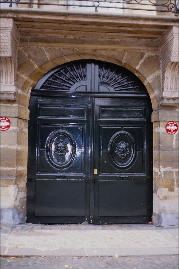 549038 Deep Green Door With Allegorical Figures A4 Photo Print