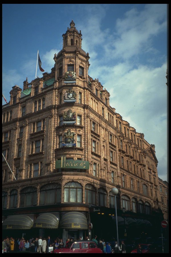 551011 Harrods, Brompton Road, London, England A4 Photo Print