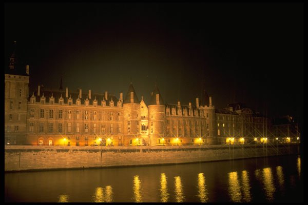 551052 La Conciergerie, Paris, France A4 Photo Print