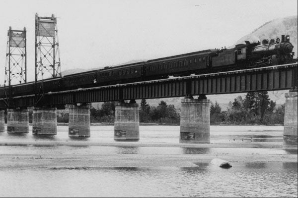 552024 CNR Press Train, Quebec City To Vancouver 1915 C54587 A4 Photo Print