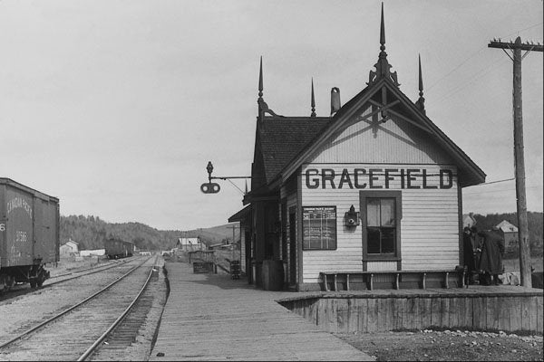 552096 Gracefield, Que. 1916, Leonard Davis PA110899 A4 Photo Print