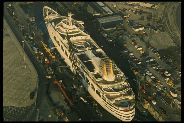 553022 Cruise Ship Canberra, King George V Dry Dock, England A4 Photo Print