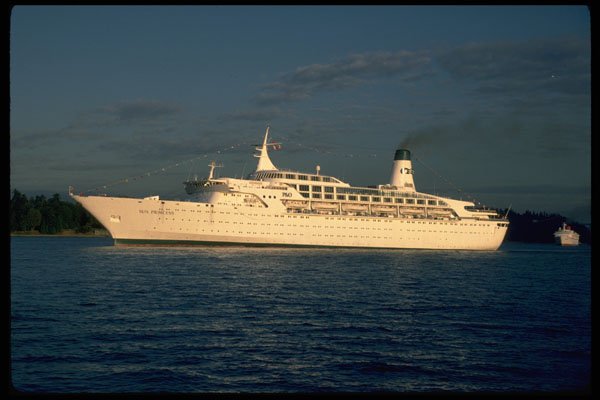 553043 Sun Princess Arrives, Vancouver, Canada A4 Photo Print