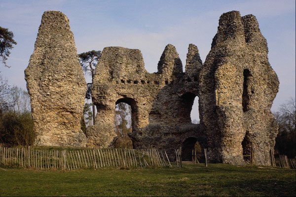 555031 Ruined Keep Of King John's Castle, Hampshire, England A4 Photo Print