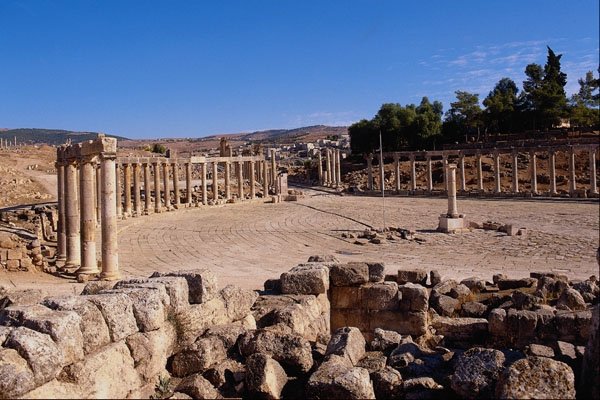 555059 Ionic Columns In The Forum, Jerash, Jordan A4 Photo Print