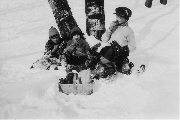 556005 Lunching In The Snow, 1926, Photo John Boyd PA 87373 A4 Photo Print