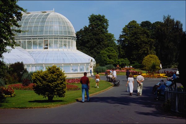 557018 Botanical Gardens, Belfast, Northern Ireland A4 Photo Print