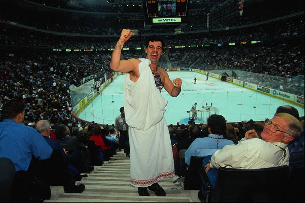 560097 The Roman Theme Is Everywhere A4 Photo Print