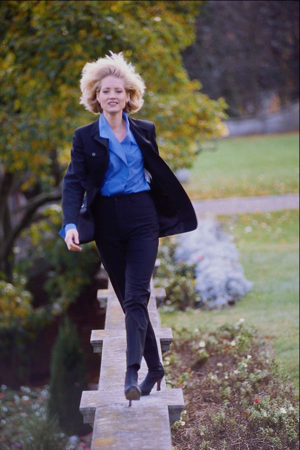 561062 Carolyn Strolls On The Garden Wall A4 Photo Print