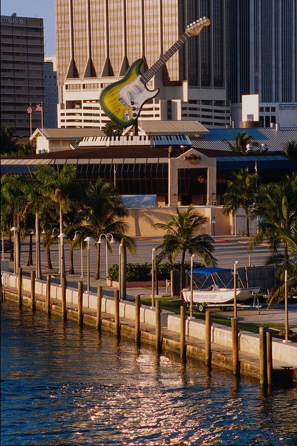 562021 Largest Guitar In The World, Hard Rock Cafe A4 Photo Print