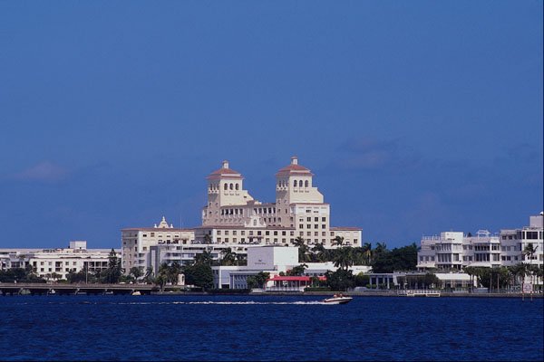 562042 The Luxurious Breakers Hotel A4 Photo Print