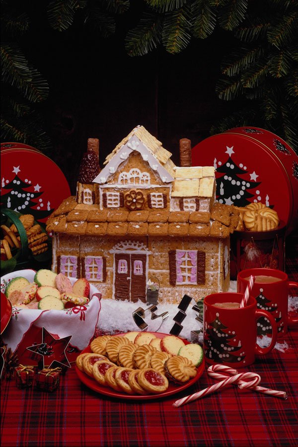 569051 Gingerbread House A4 Photo Print