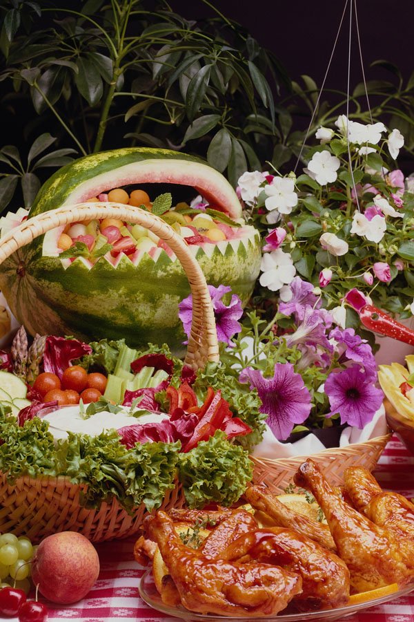 569062 Barbecued Chicken And Fruit Baskets A4 Photo Print