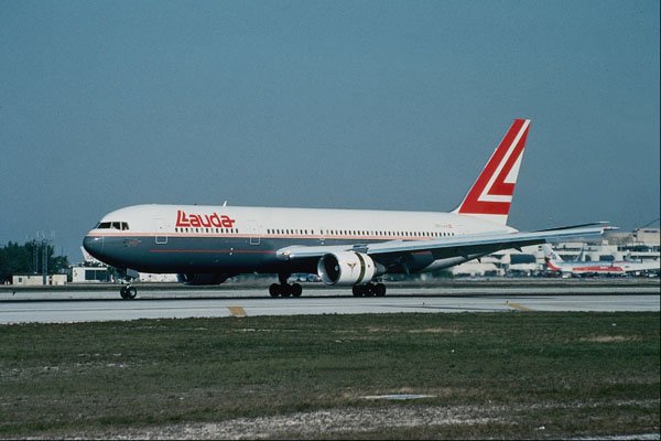 576009 Lauda B767 329ER, Miami, U.S.A. A4 Photo Print