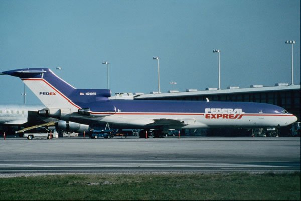 576010 Federal Express B727 246B, Miami, U.S.A. A4 Photo Print
