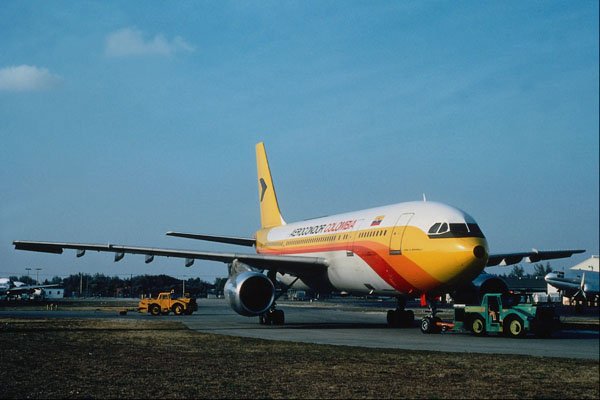 576036 Aerocondor A300B4, Miami, U.S.A. A4 Photo Print
