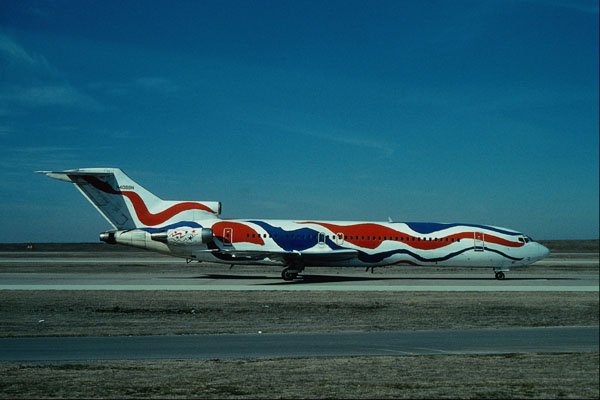 576068 Braniff B727 291, Dallas Fort Worth, U.S.A. A4 Photo Print