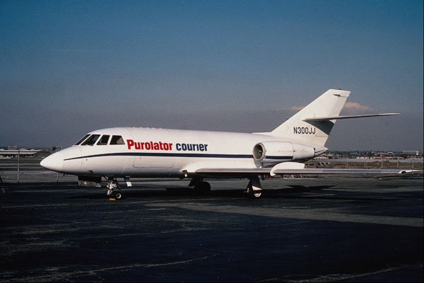 576080 Purolator Courier Falcon 20, Los Angeles, U.S.A. A4 Photo Print