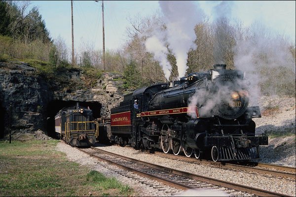 578014 Lackawana (C.P.), 4 6 2 #2317 With EMD Switcher #500 A4 Photo Print