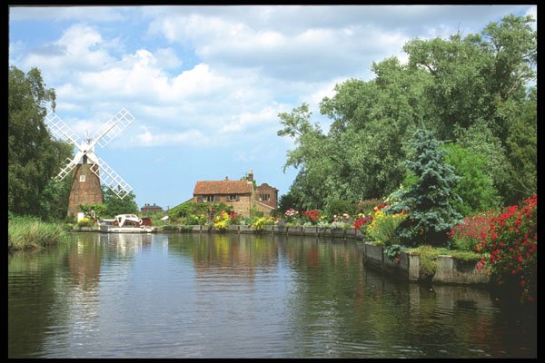 579060 Hunslett Mill, Norfolk, England A4 Photo Print