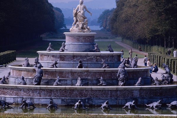 580056 Well In The Herrenchiemsea Castle, Bavaria A4 Photo Print