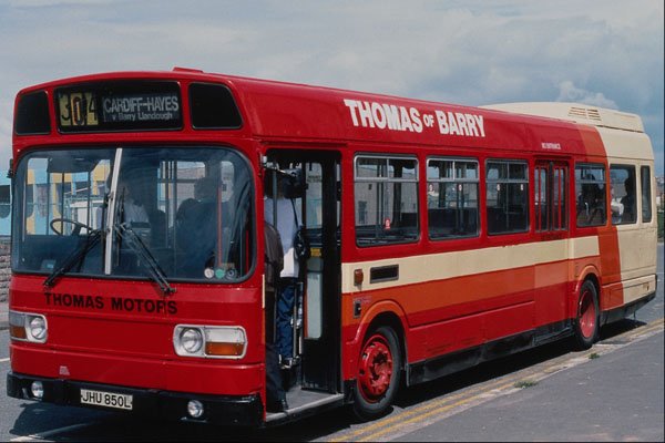 581016 Thomas Of Barry Ran This Leyland In Service From Cardiff, U.K. A4 Photo Print