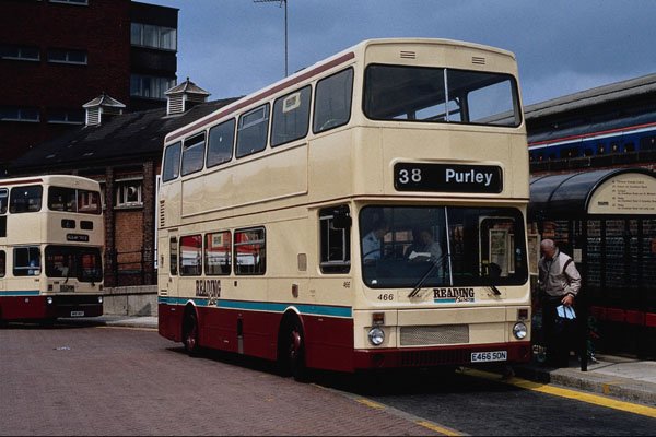 581045 1987 Metrobus Picks Up At Reading Railway Station A4 Photo Print