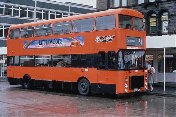581070 Chunky looking Volvo On A Wet Day In Glasgow A4 Photo Print